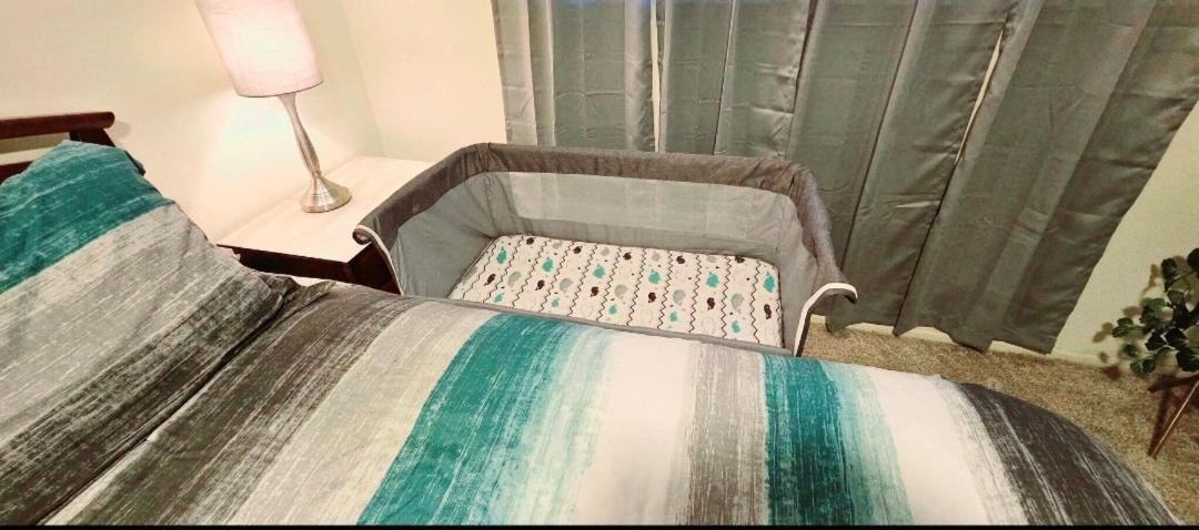 Hot Air Balloon Haven, King Bed, Office, Foosball, Crib Hébergement de vacances Albuquerque